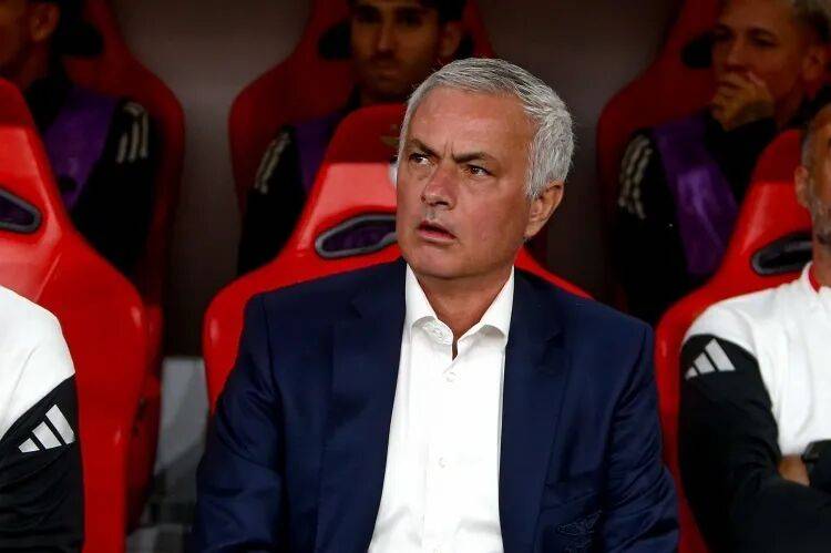 欧冠晋级形势大洗牌！8队同分厮杀，巴萨曼城命悬一线！